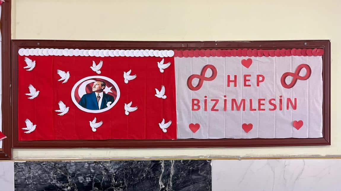 Atatürk Ölmedi, Yüreğimizde Yaşıyor...